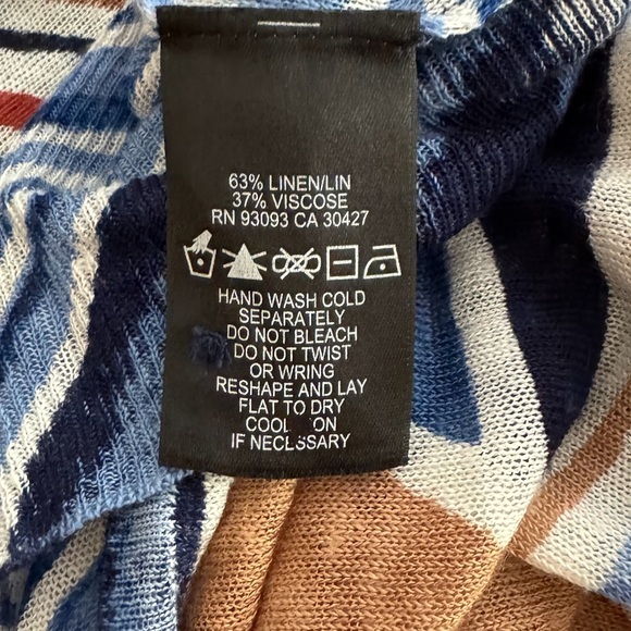 Nice & Zoe Linen blend very wrap top size M - Picture 8 of 8